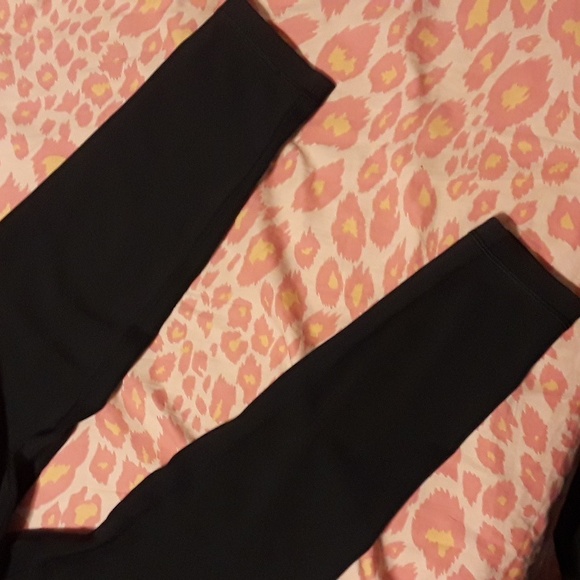 VS live ON POINT crop leggings - Picture 3 of 6
